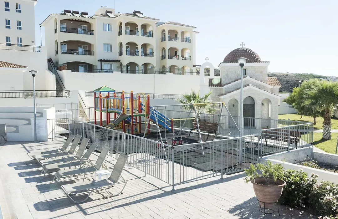 Club St. George (Adults Only)-1